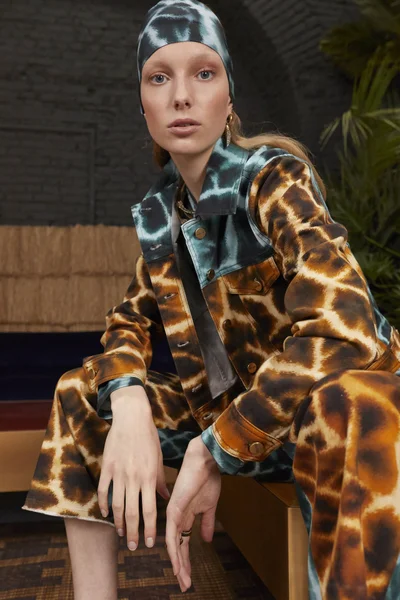 Look 12